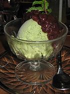 Green_tea_ice_cream-cc